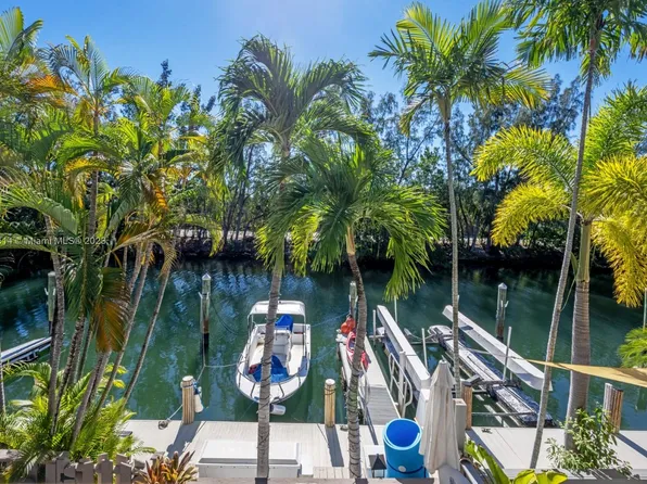 3766 NE 166th St #110, North Miami Beach, FL 33160