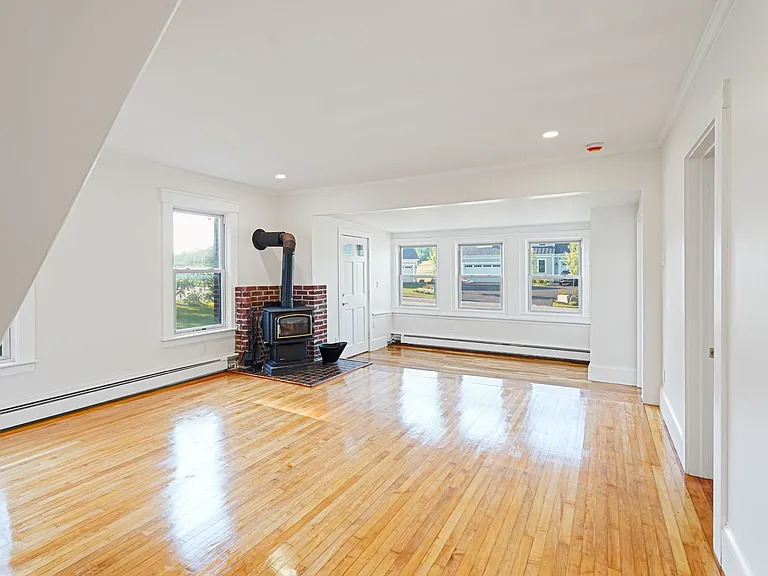 84 E Main St — Photo 11