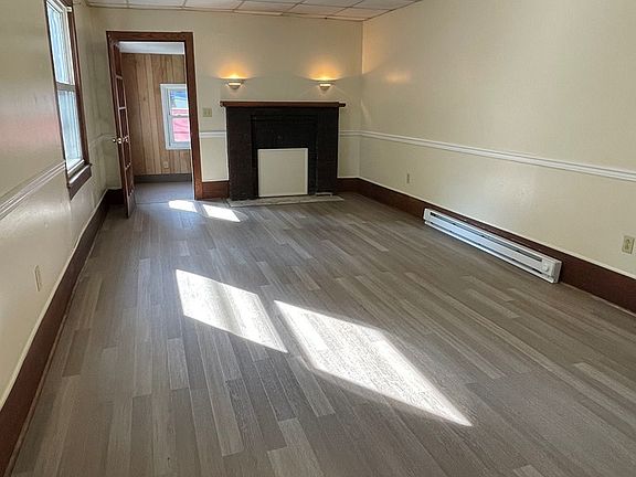 3rd image of 416 Spruce St