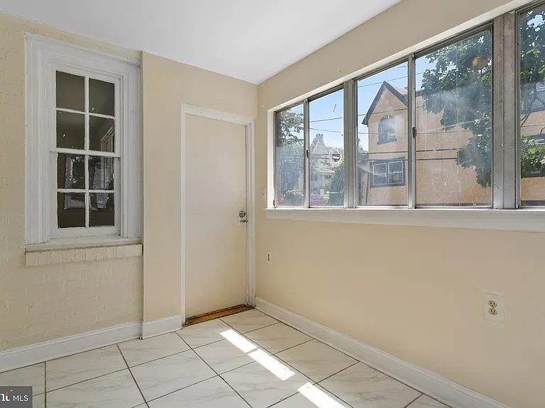 450 Glendale Rd — Photo 10