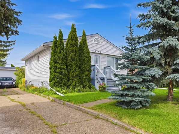 9716 162nd St NW, Edmonton, AB T5P 3K9