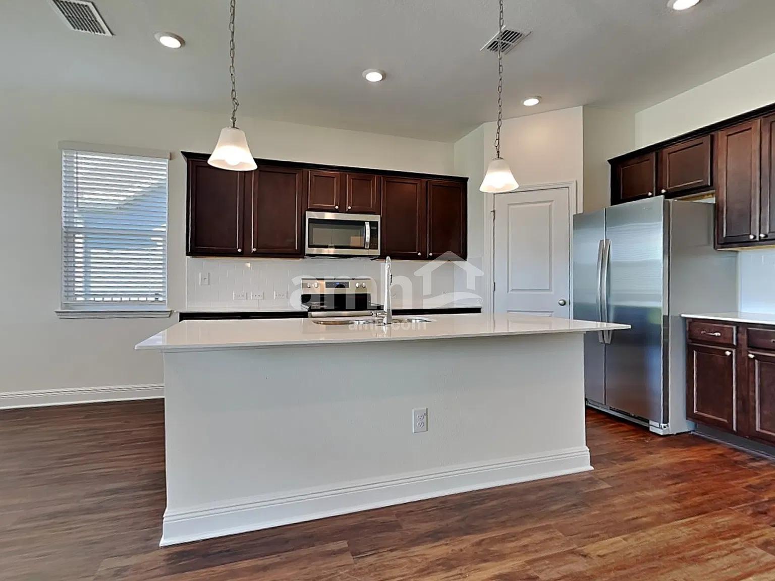 4 bed, 3.0 bath, 2222 sqft, $2,890 — Photo 4