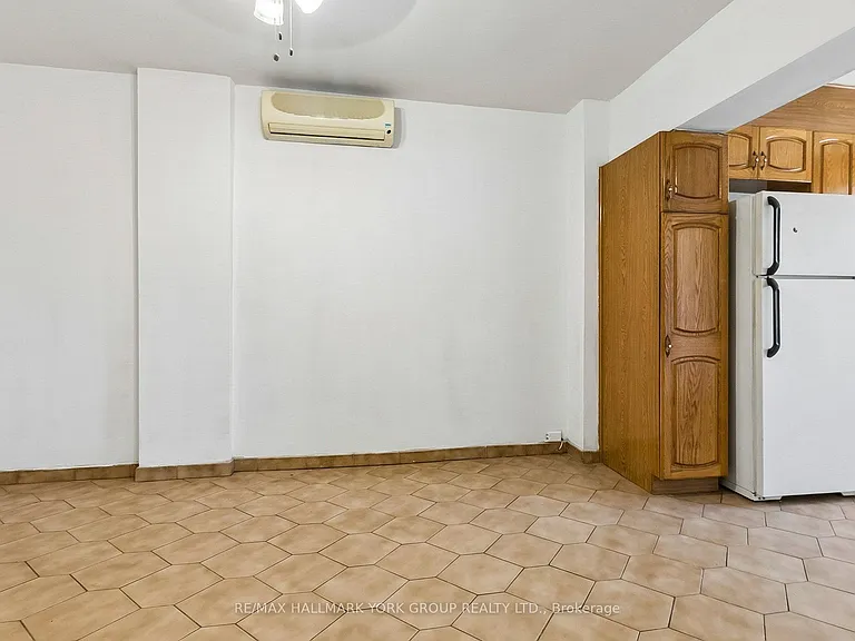 472 Winona Dr #MAIN FL — Photo 5