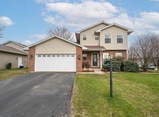 12421 Tippecanoe Pl, Crown Point, IN 46307