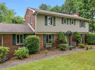 7 Chapel Ridge Rd, Pittsburgh, PA 15238