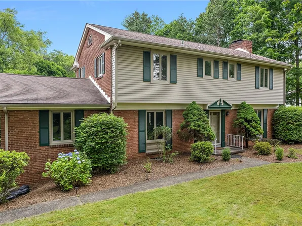 7 Chapel Ridge Rd, Pittsburgh, PA 15238