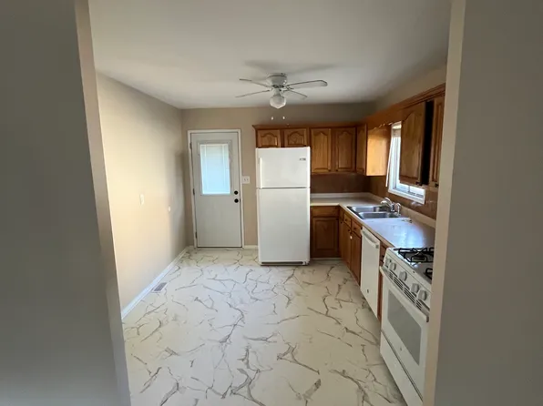 9807 Old Six Mile Ln, Jeffersontown, KY 40299