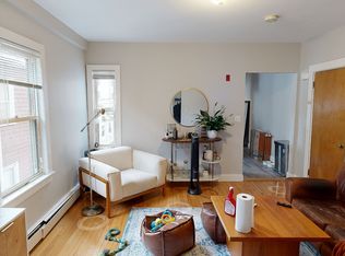 218 Banks St #2R, Cambridge, MA 02138