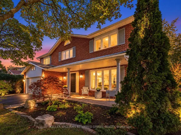 124 Abbeywood Trl, Toronto, ON M3B 3B5