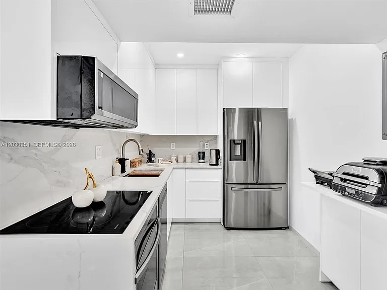 3731 N Country Club Dr #Penthouse 24 — Photo 4