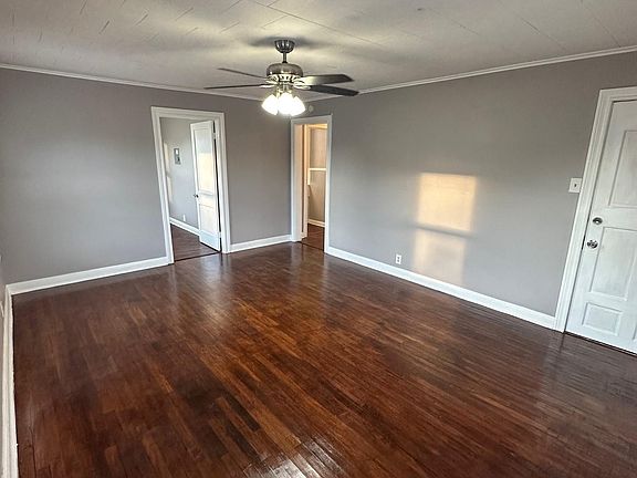 3rd image of 302 Melrose St #B