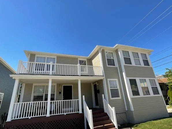 316 E 10th St, Bloomington, IN 47408