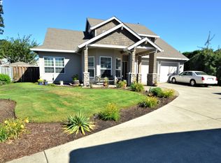 756 NE Cambrey Ct, Hillsboro, OR 97124