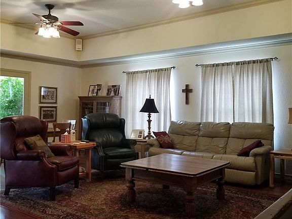 5th image of 1205 Cimarron Dr