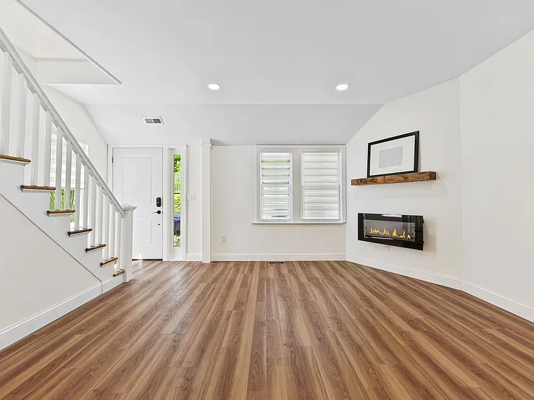 300 Bruce Park Ave #2 — Photo 4