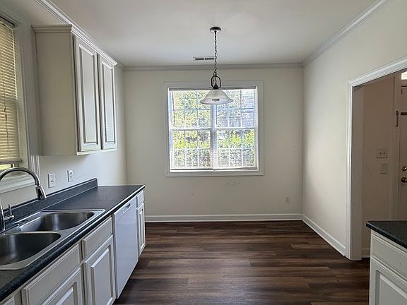 5th image of 6913 Lynn Townes Ct
