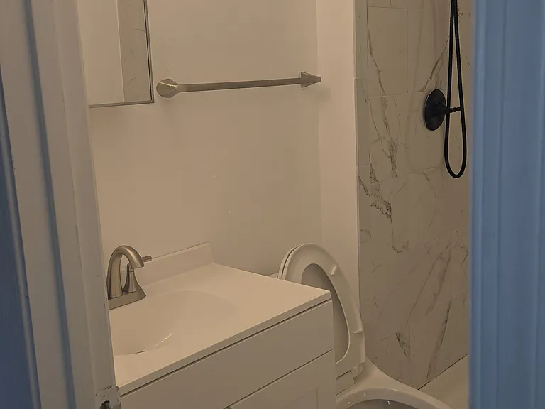 Master bedroom full bath.