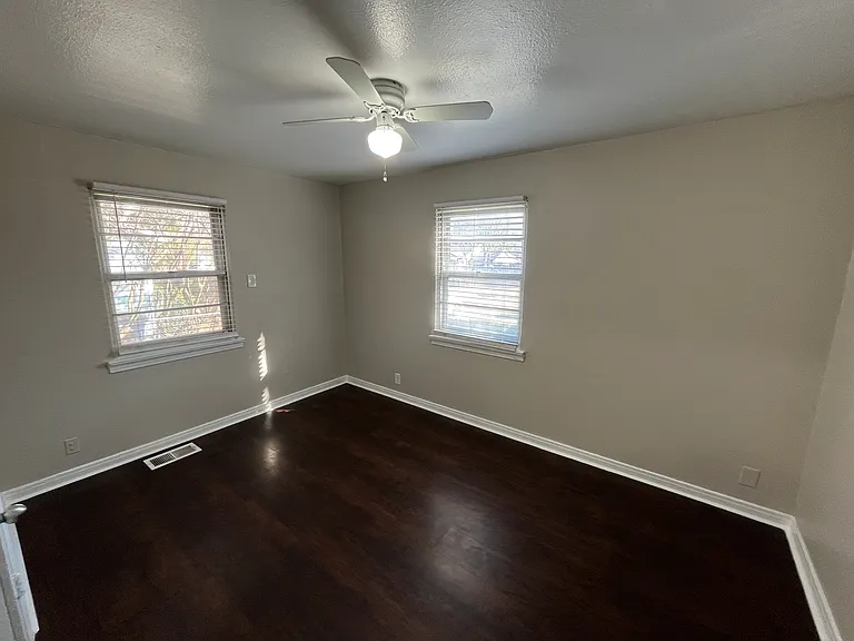 1319 Hansboro Ave — Photo 12