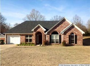 421 Terry Ln, Senatobia, MS 38668