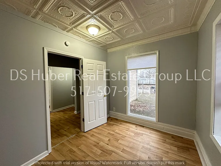 813 N Jenison Ave — Photo 12