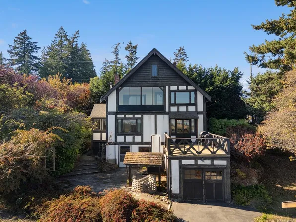 5904 Old East Rd, Saanich, BC V8Y 1V6