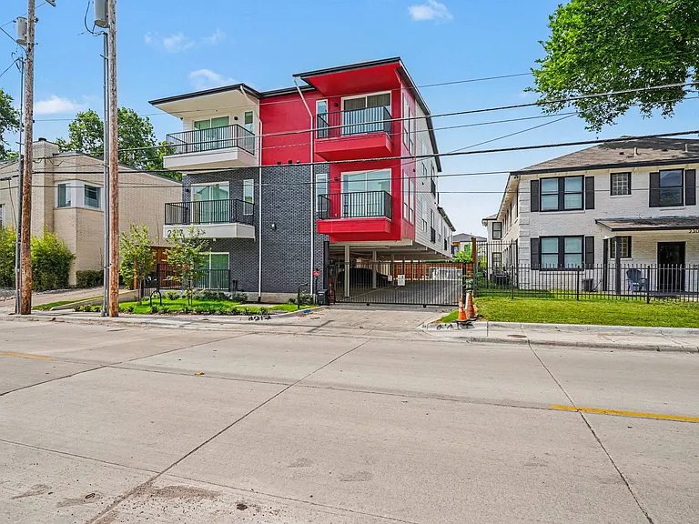 2217 N Fitzhugh Ave #205 — Photo 36