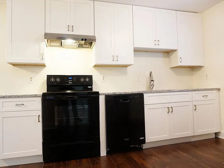 318 Foxhall Ct — Photo 10