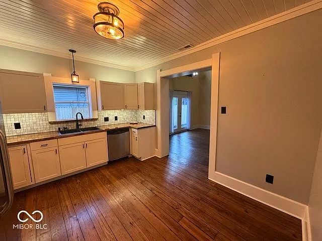 449 Yandes St — Photo 38