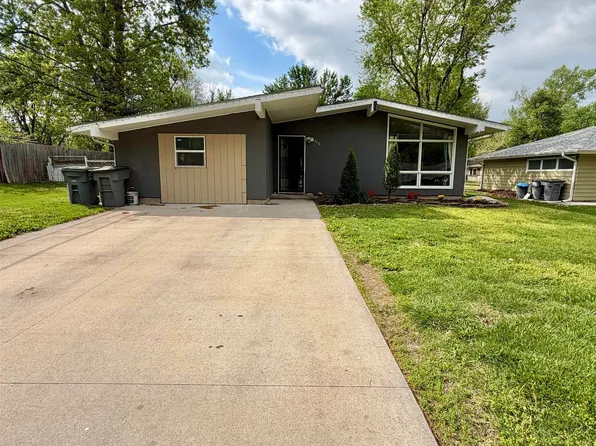 1715 W 13th Ave, Emporia, KS 66801