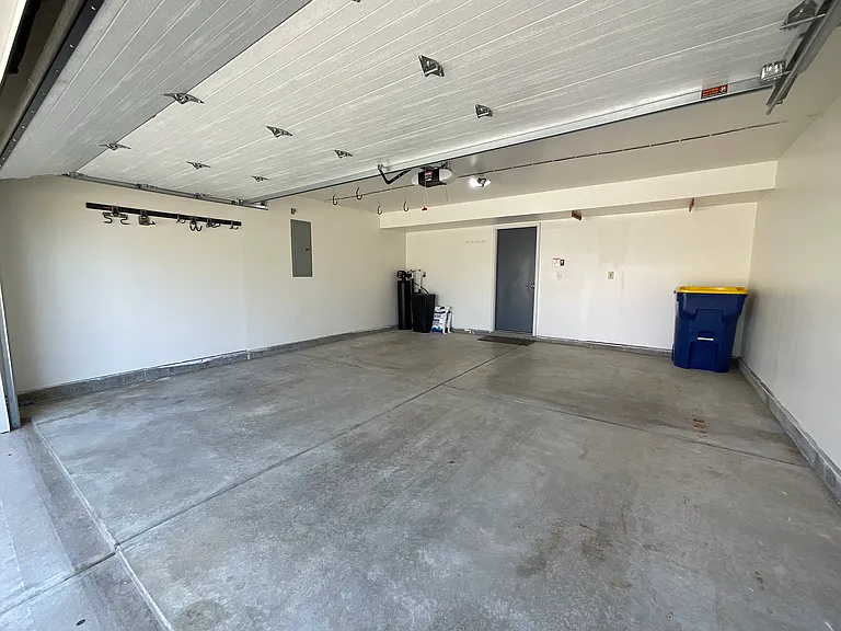 6635 W Odessa Way — Photo 46