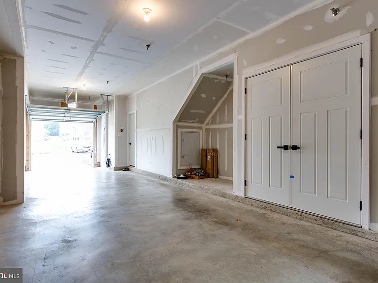 7523 Bharat Way — Photo 41