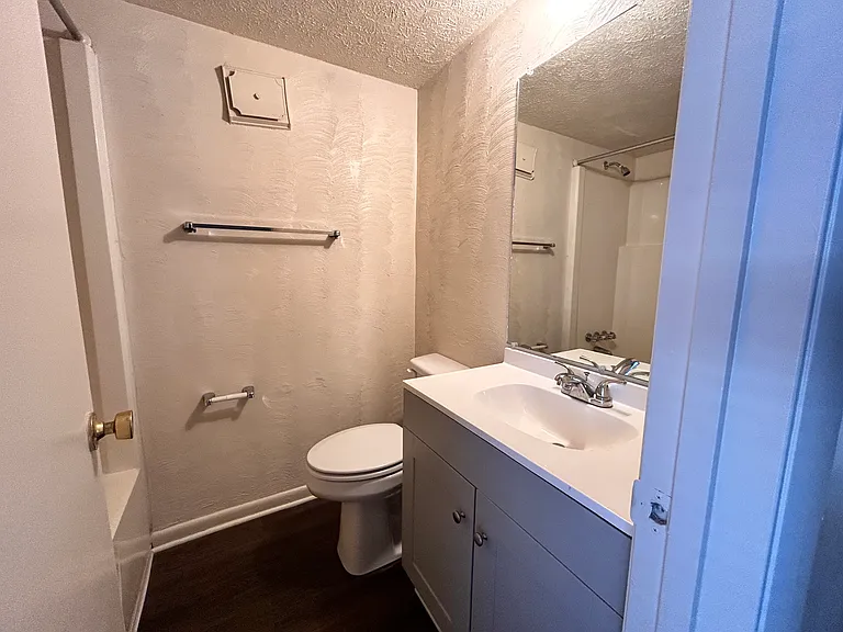 Huntingwood Apartments — Photo 6