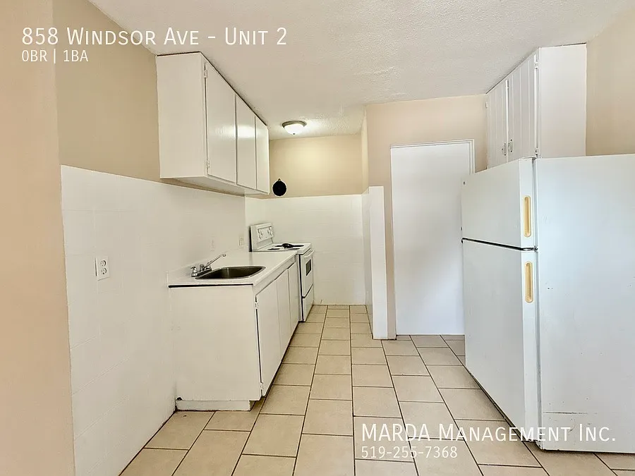 Building Photo - 858 Windsor Ave #2
