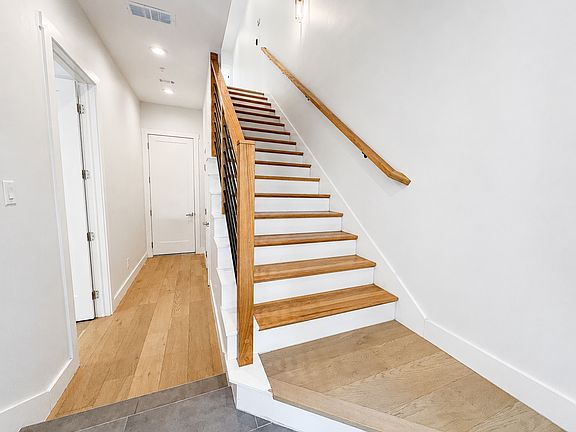 4th image of 2620 Valley View Ln #202
