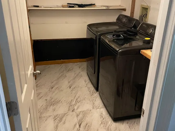 22 Deering Center Rd, Weare, NH 03281