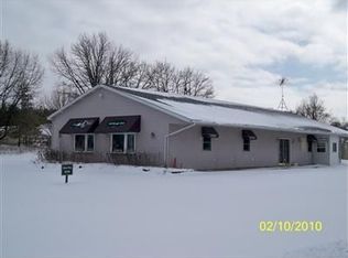 165 E Robbins St, Wheatfield, IN