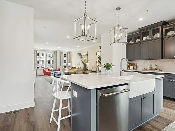 Kitchen with Farmhouse apron front sink