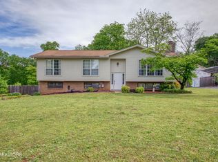 900 Foster Dr, Lenoir City, TN 37772