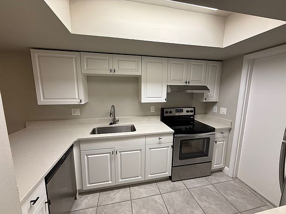 3rd image of 1425 Croftwood Dr