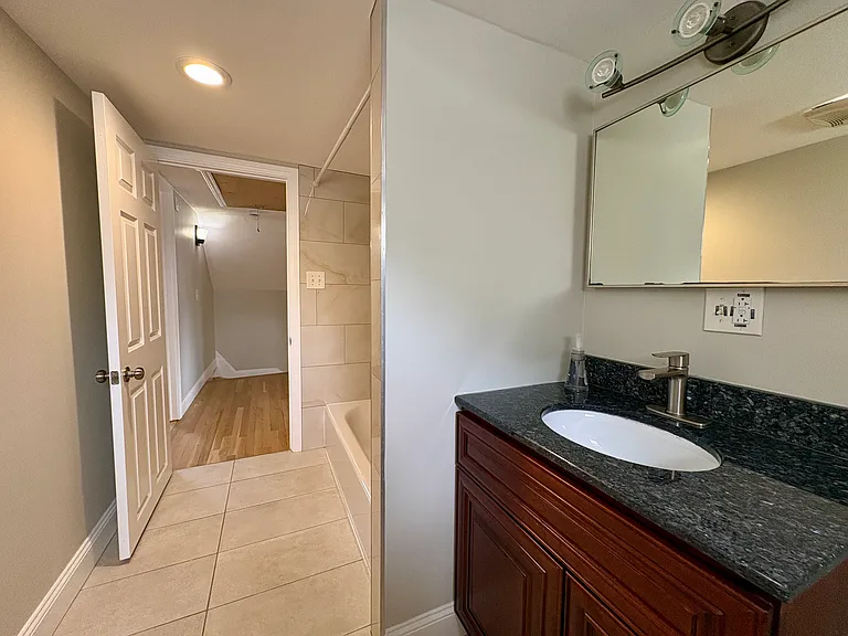 1318 Salem St — Photo 27