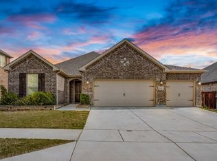 9016 Bison Creek Dr, Fort Worth, TX 76131