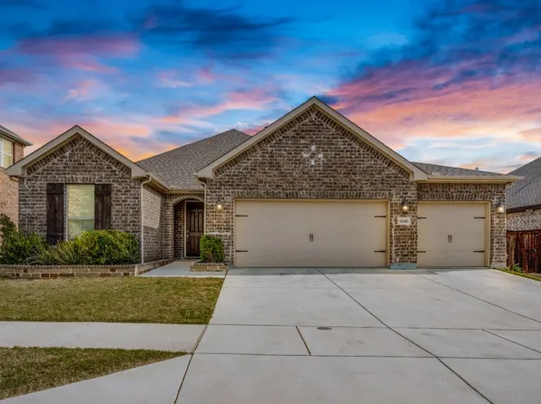 9016 Bison Creek Dr, Fort Worth, TX 76131