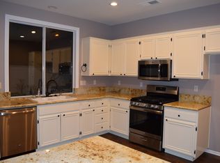 2098 Fairhope Loop, Vista, CA 92081