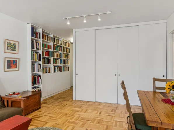 301 East 69th Street image 4 of 11