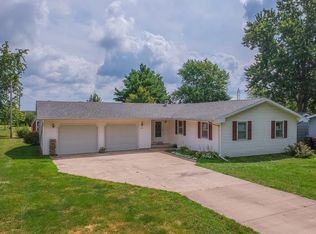 301 N East St, Hudson, IL