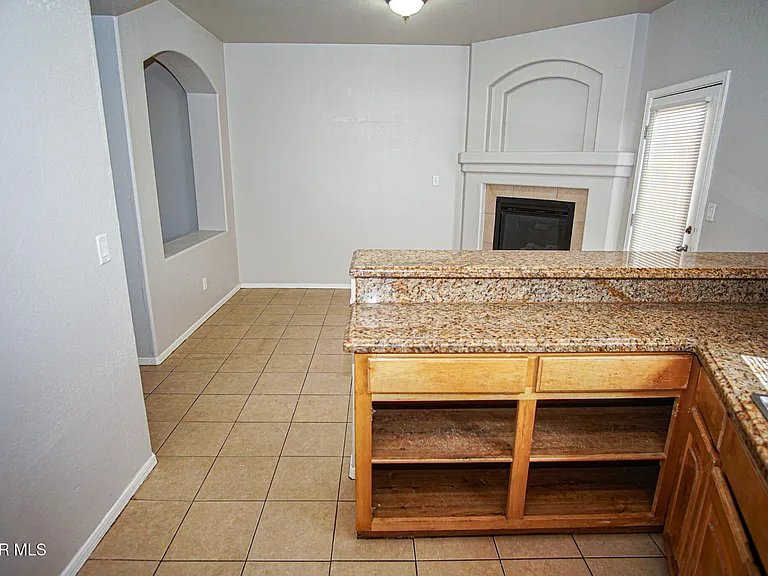 528 Green Village Ct #B — Photo 9