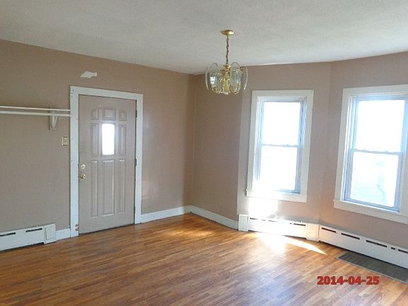 3rd image of 1011 N Oakland Ave