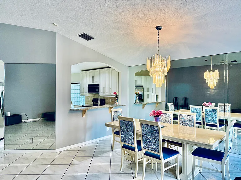 10921 Royal Caribbean Cir — Photo 9