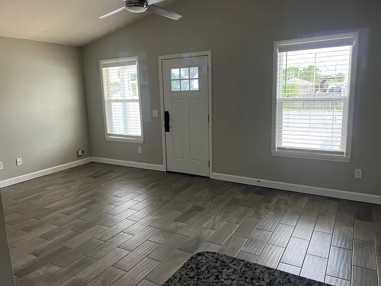8315 Elizabeth Ave — Photo 2