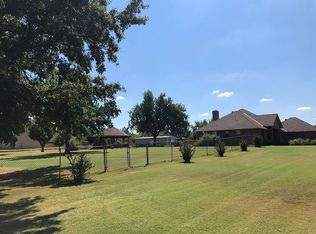 827 Bob White Rd, Tuttle, OK 73089